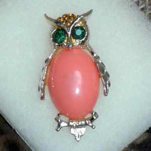 Rhinestone OWL   Gold Tone Pin Brooch